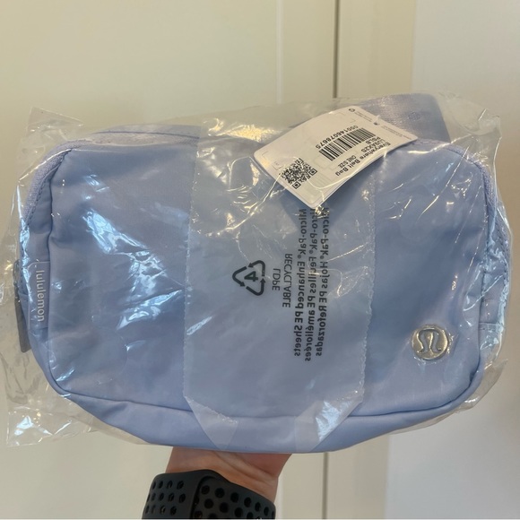 NWT Lululemon Everywhere Belt bag Pastel Blue silver hardware logo 1L size - Picture 9 of 15